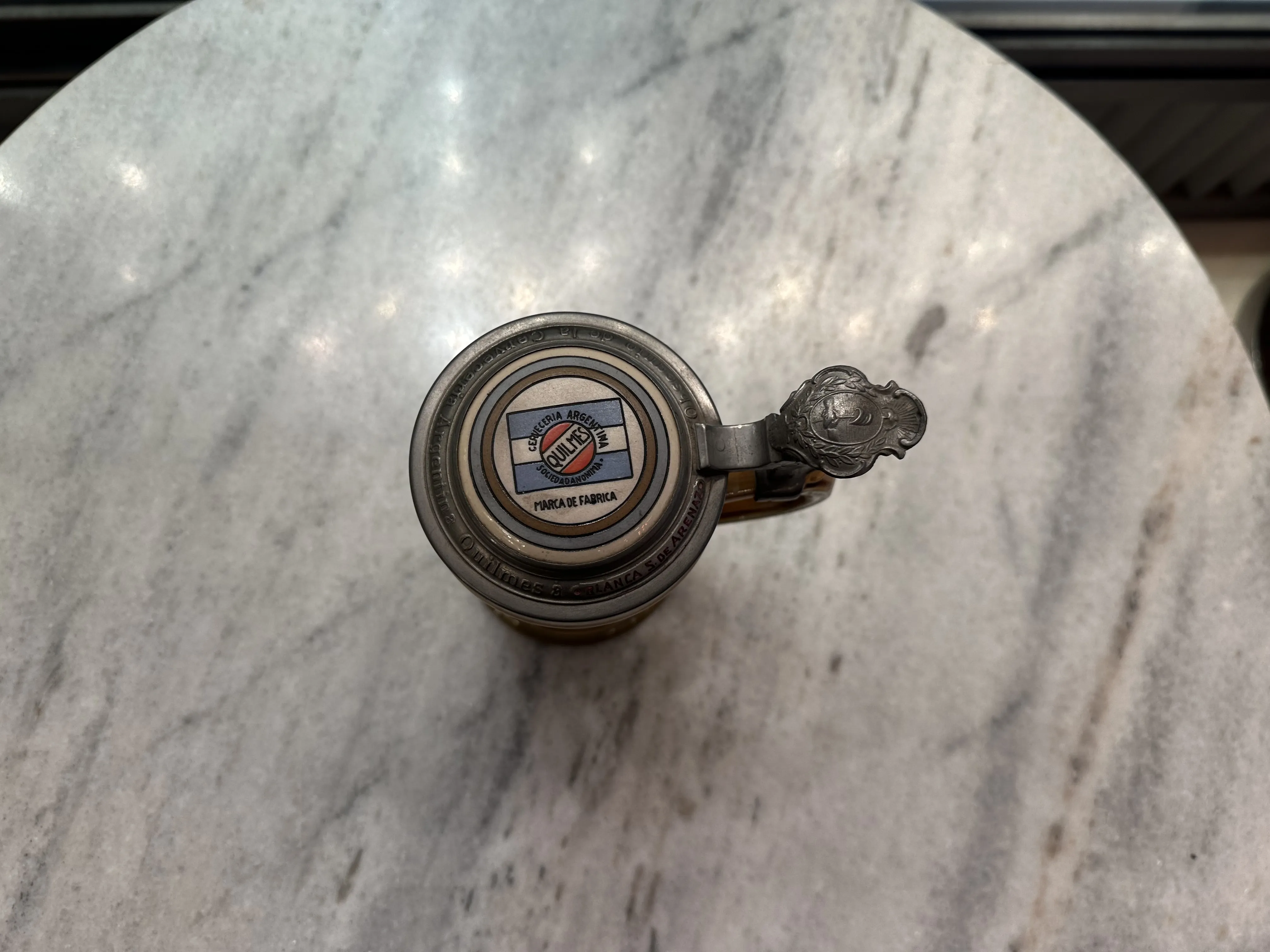 古董陶瓷杯，来自维勒罗与博克，设计优雅。