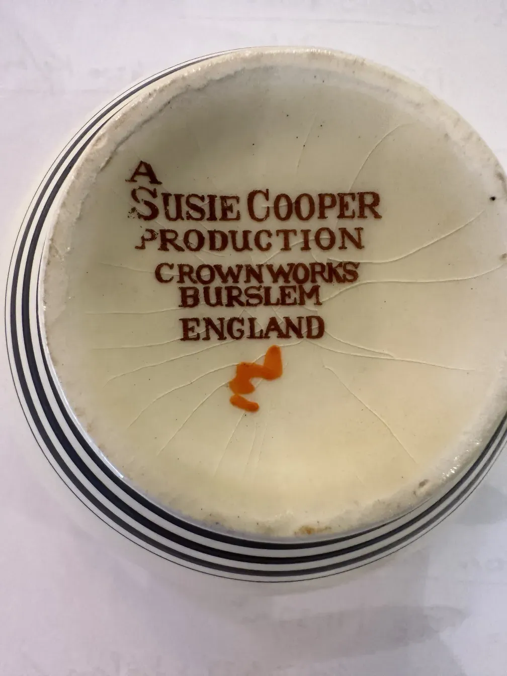 Conjunto de chá antigo Susie Cooper com pratos e xícaras coloridas