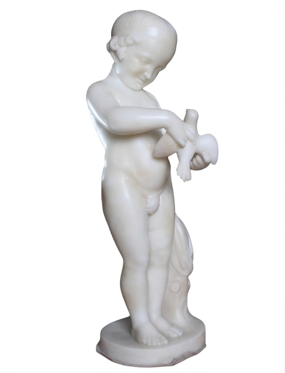 escultura antiga de uma criança segurando um pássaro