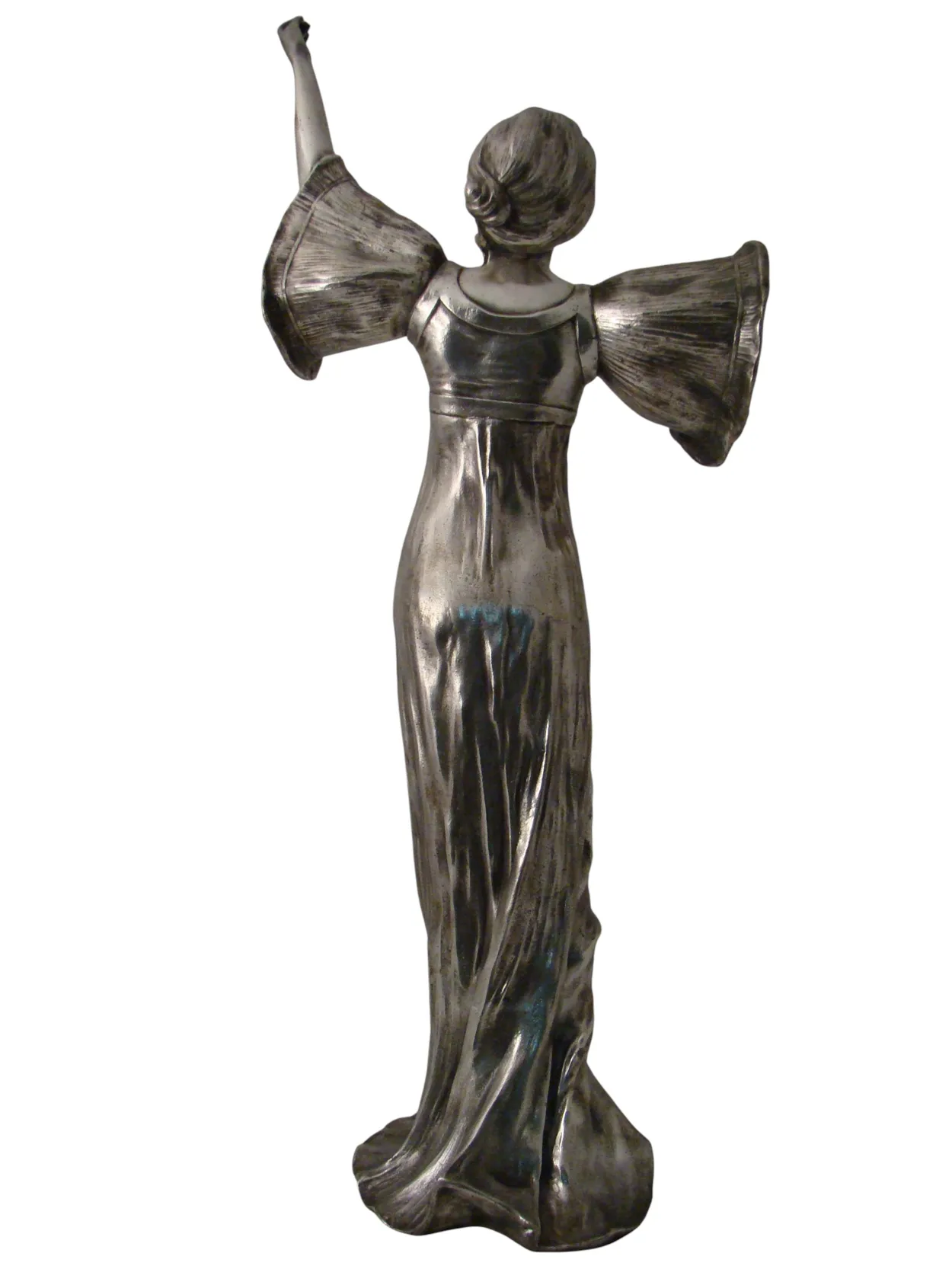 scultura antica di una donna con le braccia alzate