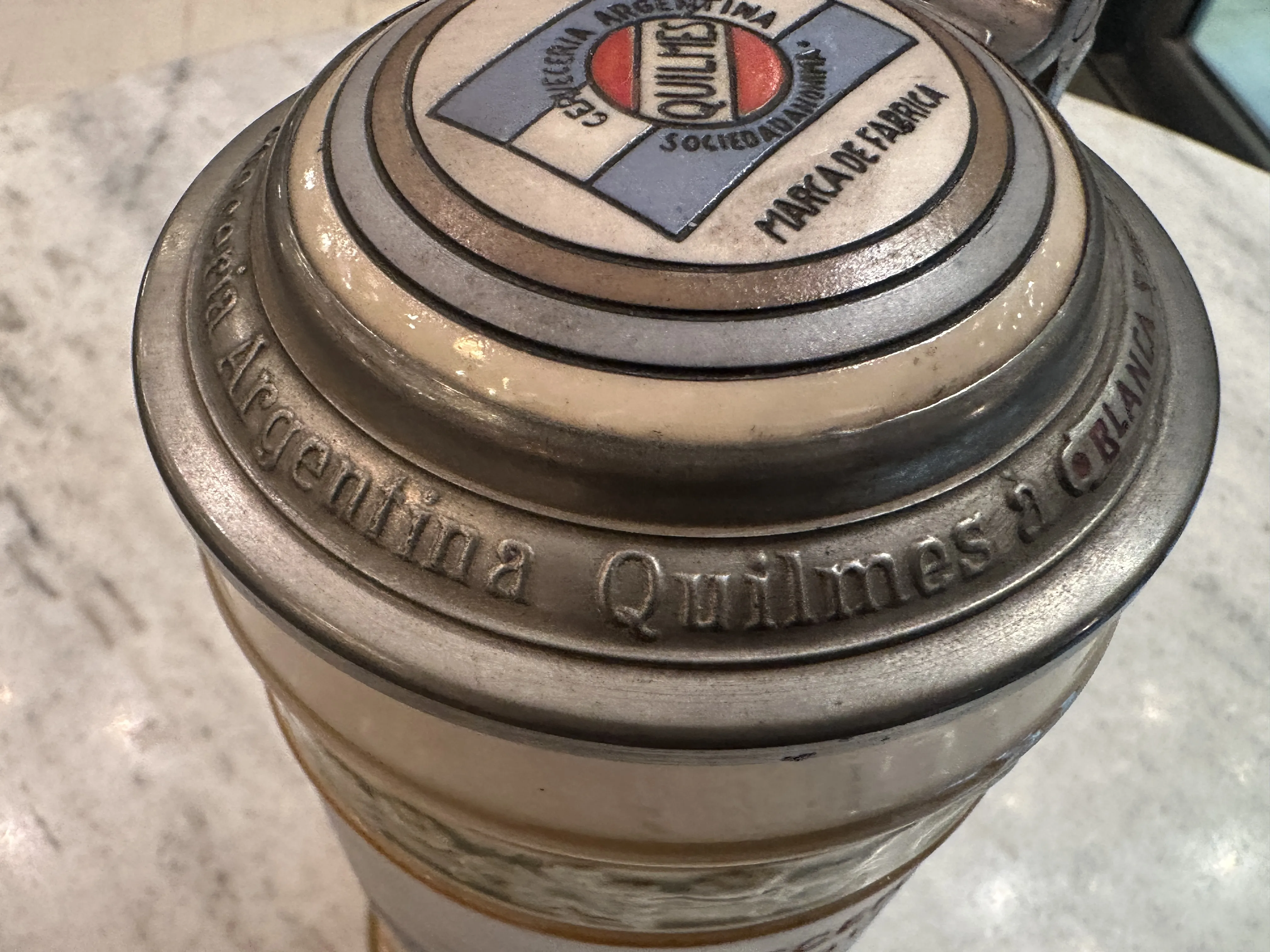昆尔梅斯デザインのアルゼンチン古陶器の蓋。