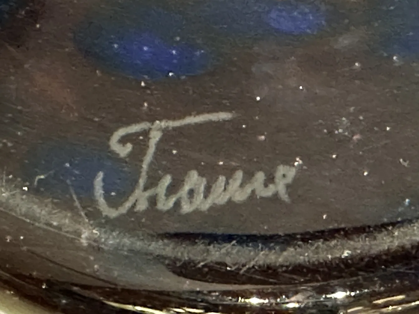 antiguo vidrio firmado de Schneider, con base elegante