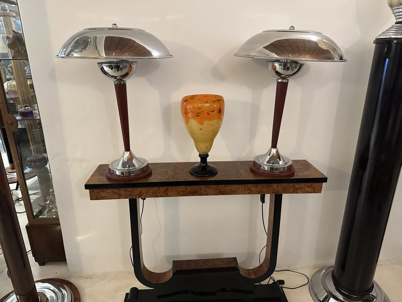 オレンジ色のトーンのシュナイダーのサイン入りグラス、古い装飾品。