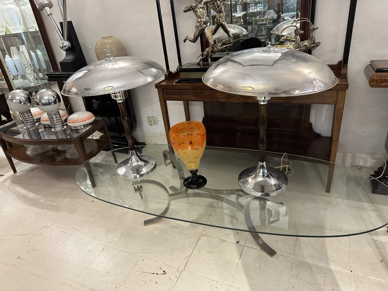 オレンジ色のトーンのシュナイダーのサイン入りグラス、古い装飾品。