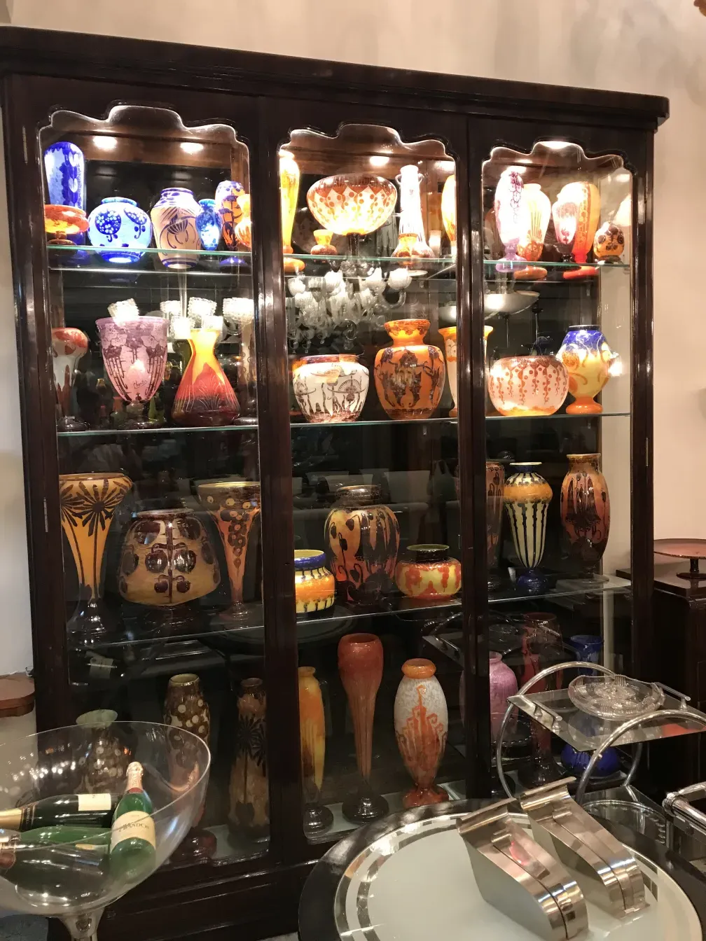 サイン入りグラスLe Verre、豊かな色の装飾品