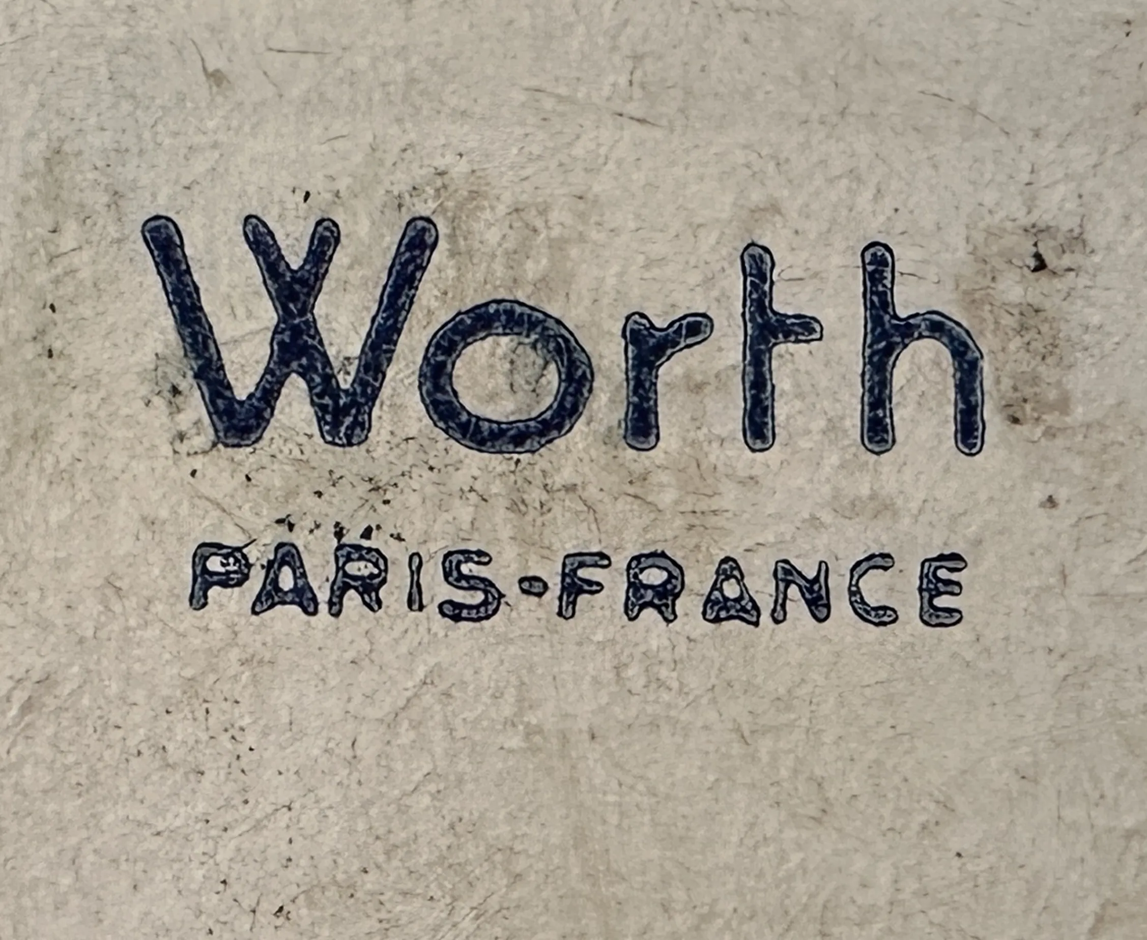 Antike Parfümflasche mit der Marke Worth, Paris, Frankreich.