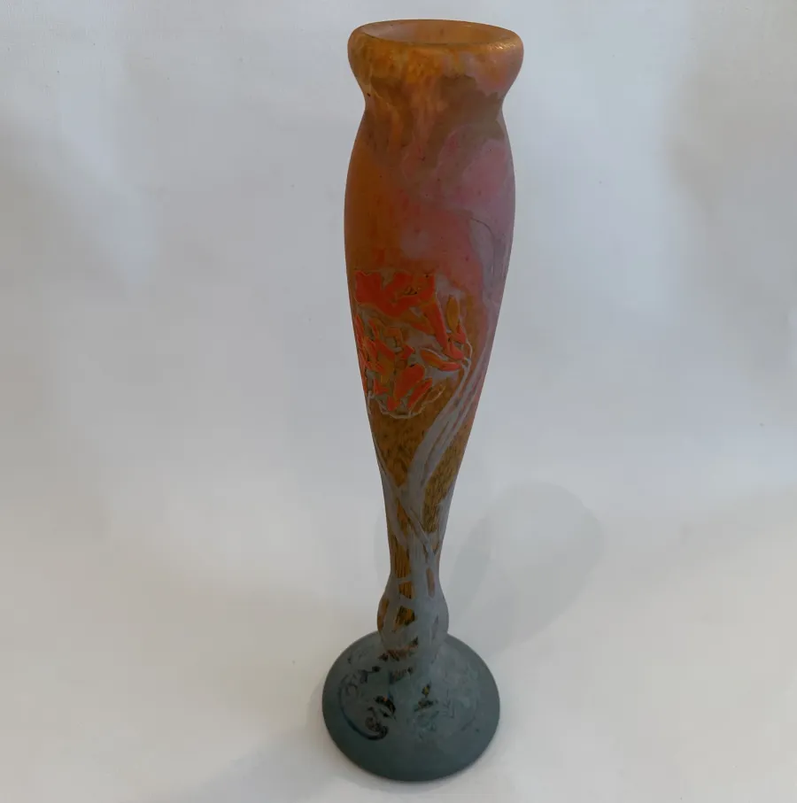 Vidro colorido com flores em laranja e amarelo, Daum Nancy