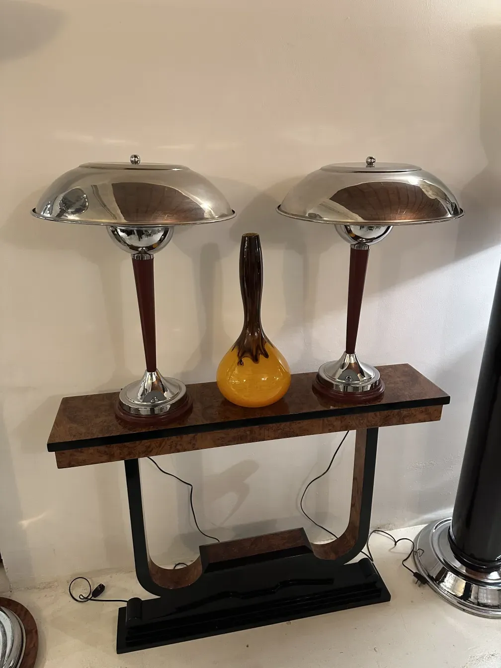 ancien verre signé dégé avec des motifs en tons chauds
