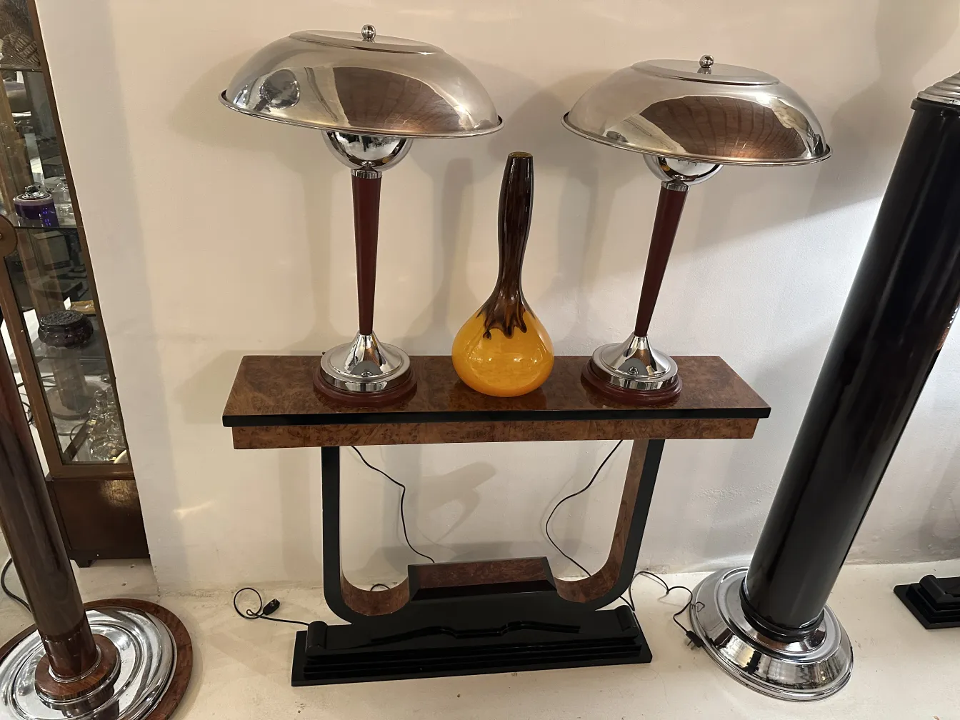 altes signiertes Glas dégé mit warmen Farbdesigns