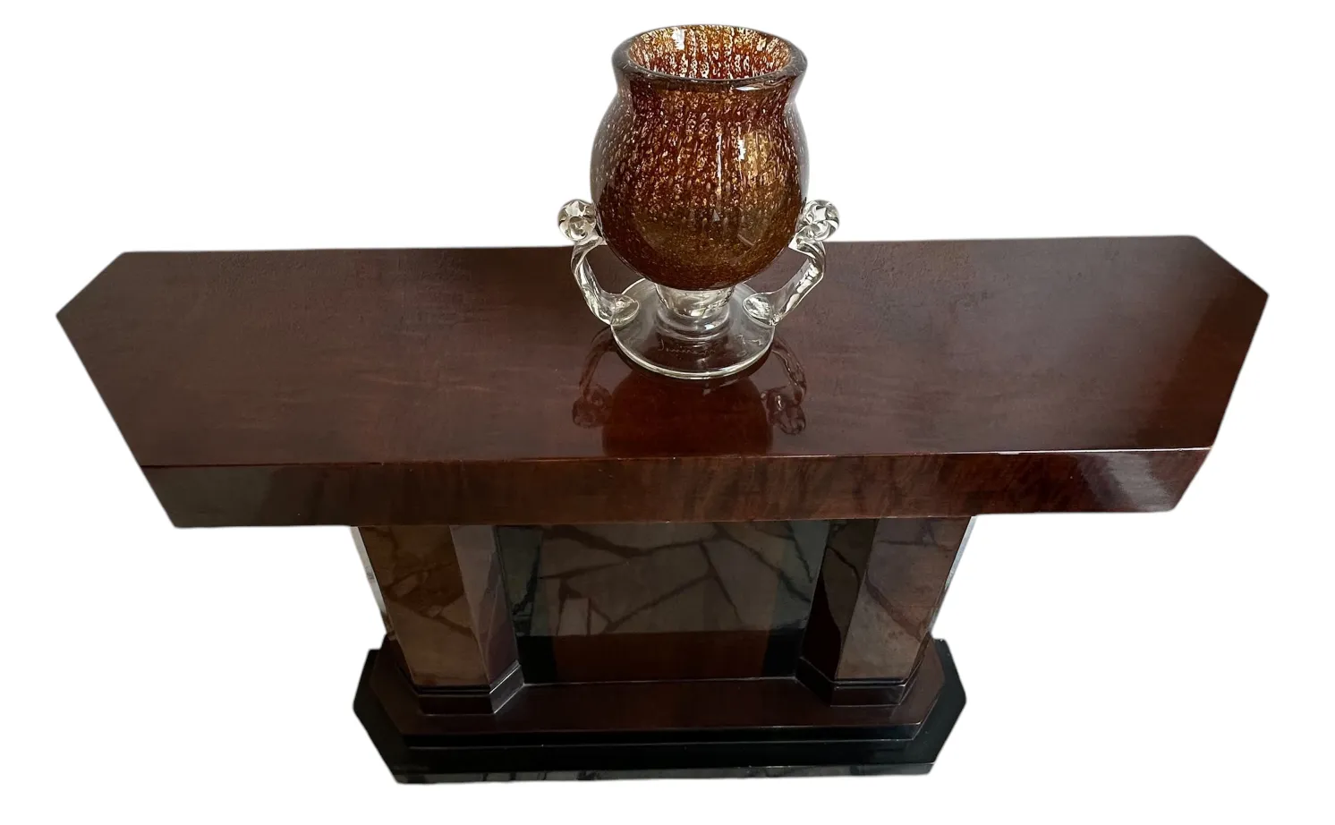 Vidro antigo com design marrom e detalhes decorativos