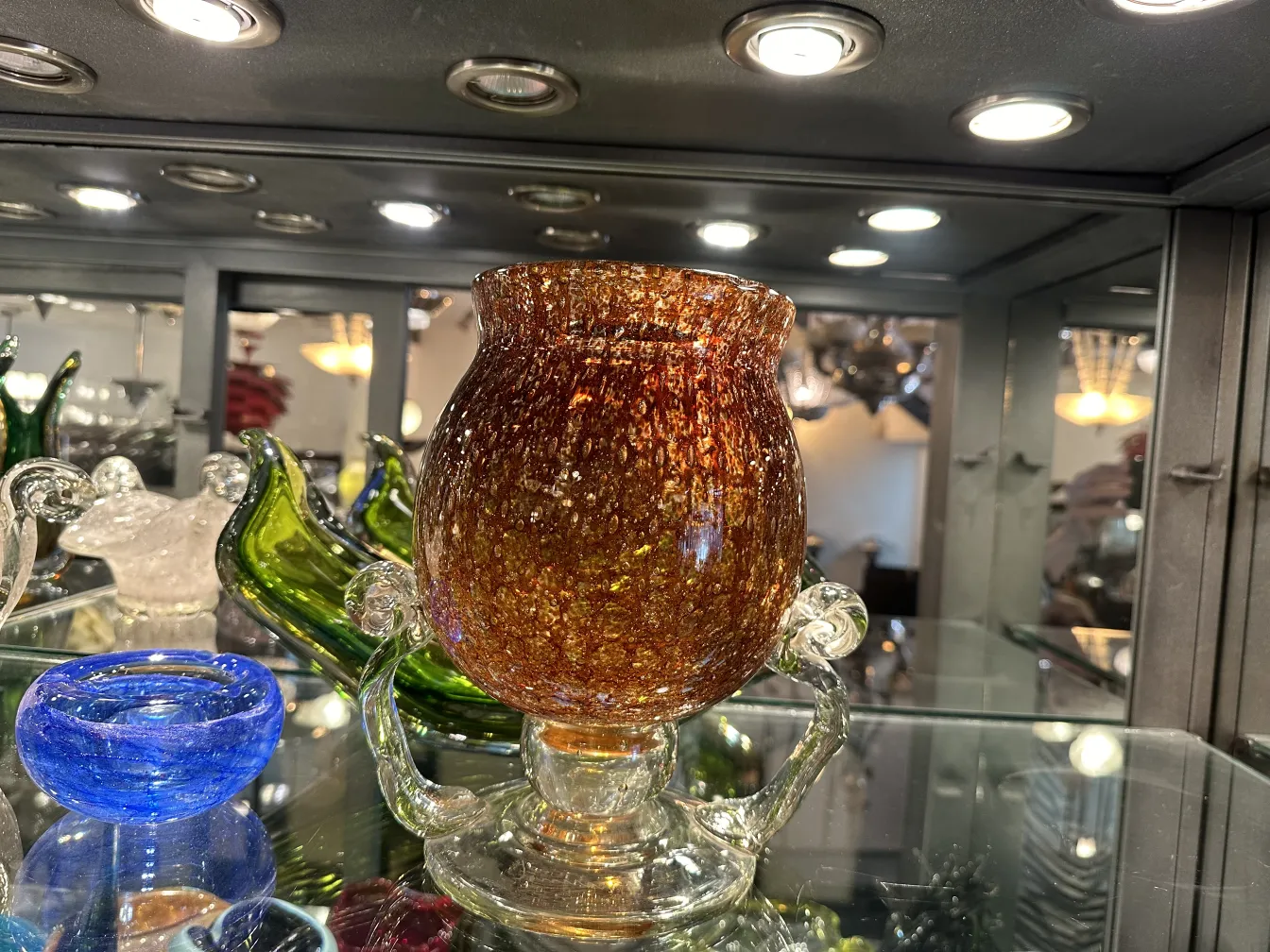 古董玻璃，棕色设计和装饰细节
