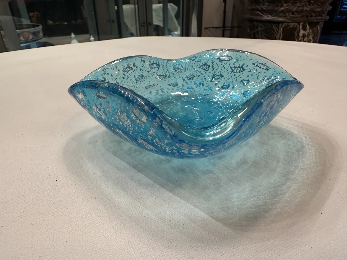 antikes Murano-Glas in Blau mit silbernen Details, elegant und dekorativ
