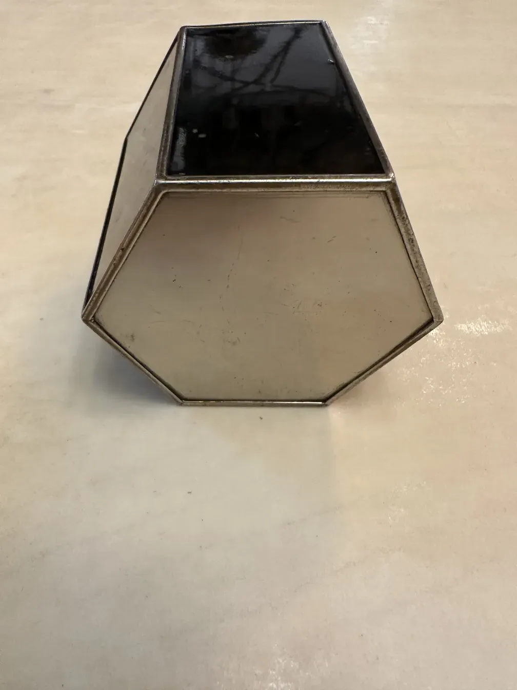 黑白老六边形箱子