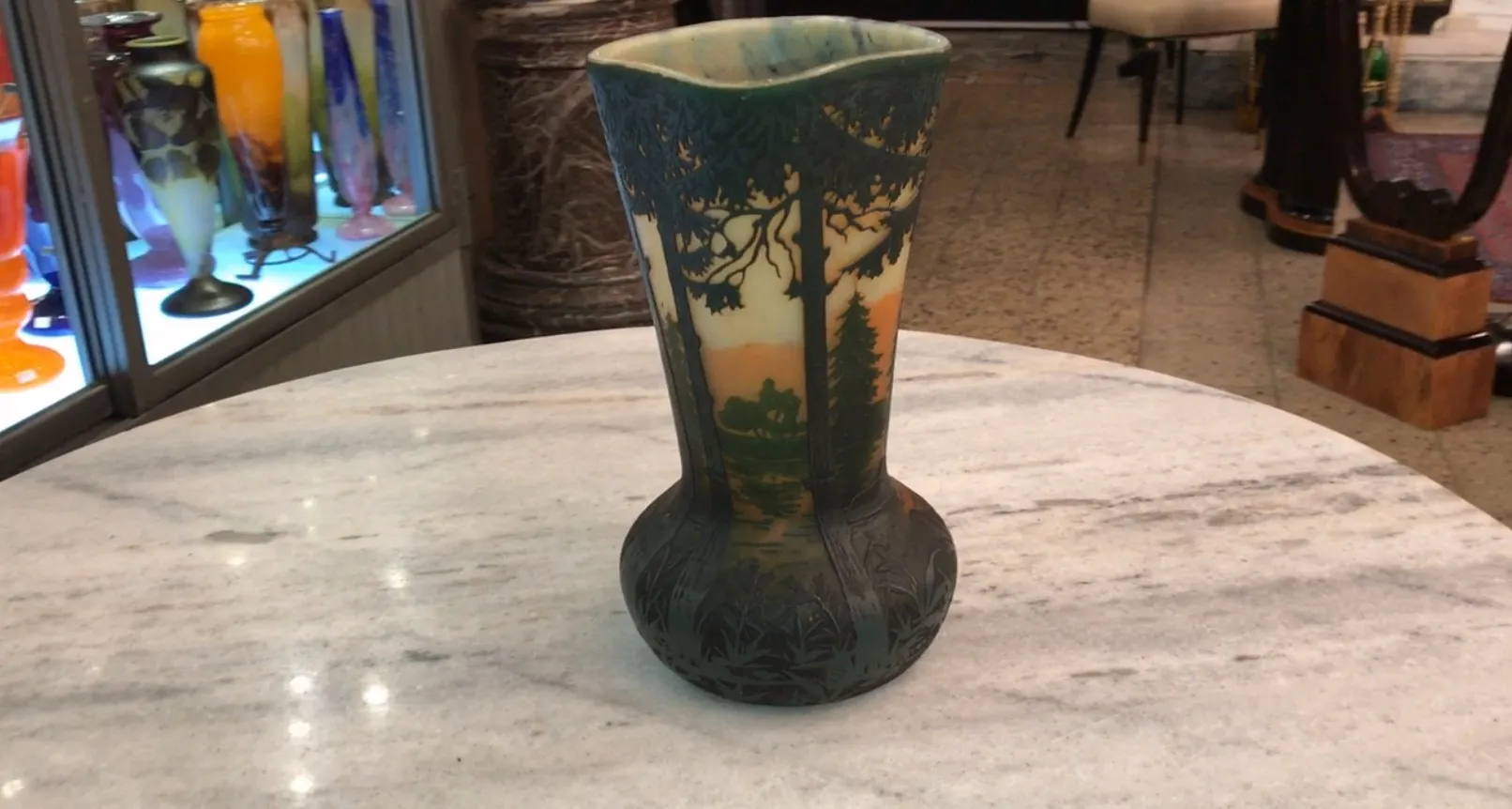 Vaso antico firmato daum nancy con paesaggi naturali