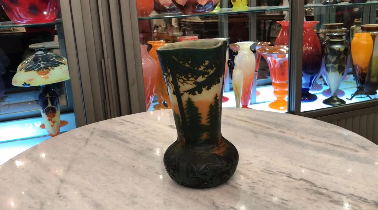 Vaso antico firmato daum nancy con paesaggi naturali