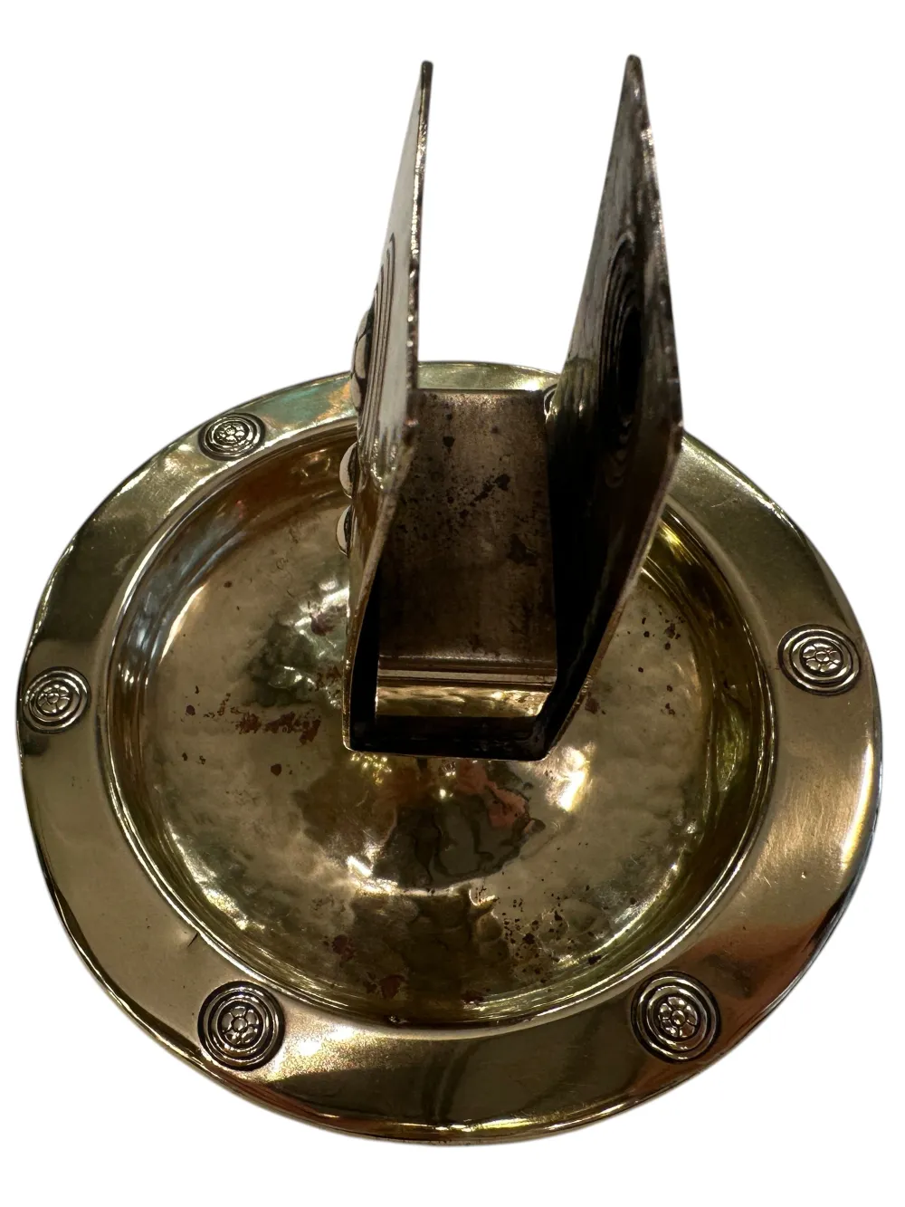 Cinzeiro antigo WMF com design decorativo e forma circular.
