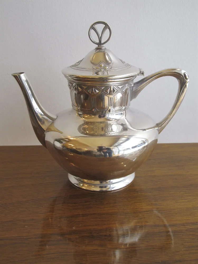 古董茶具 WMF，带优雅设计的托盘