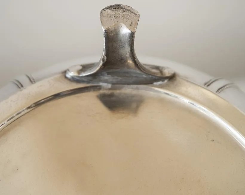 antike wmF bowle mit elegantem design und ornamentalen griffen, perfekt für besondere anlässe.