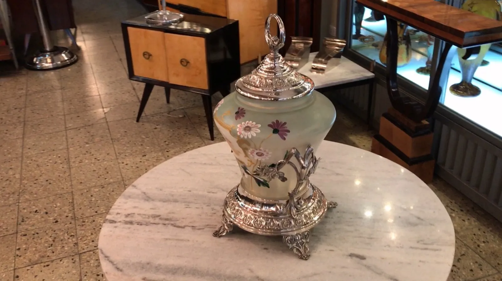 古董潘趣酒碗WMF装饰有花朵