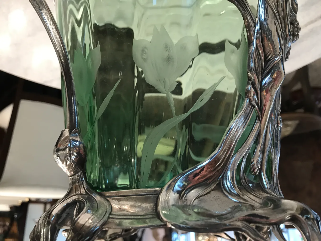 古董潘趣酒碗WMF，带有绿色装饰和盖子，适合展示。