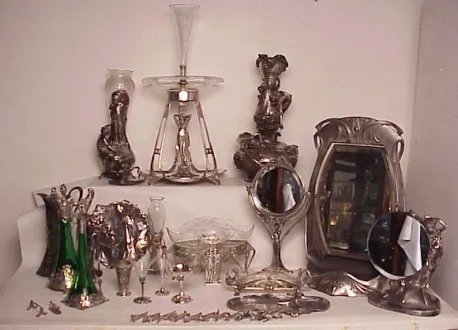 2 antike wmf Krüge mit verzierter Detail und grünem Glas