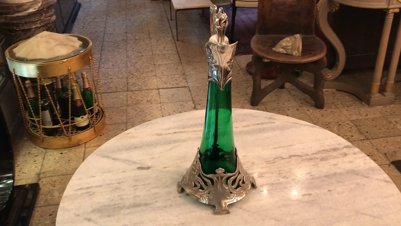 2 jarras wmf antiguas con detalle ornamental y cristal verde