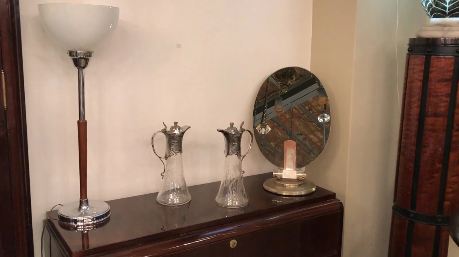 deux pichets anciens au design élégant WMF
