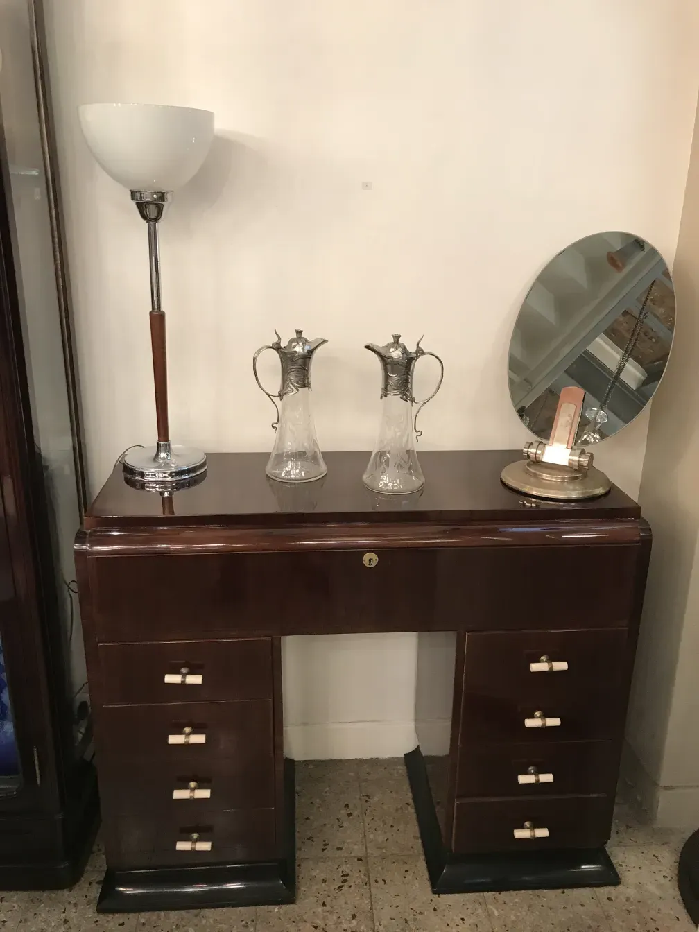 deux pichets anciens au design élégant WMF