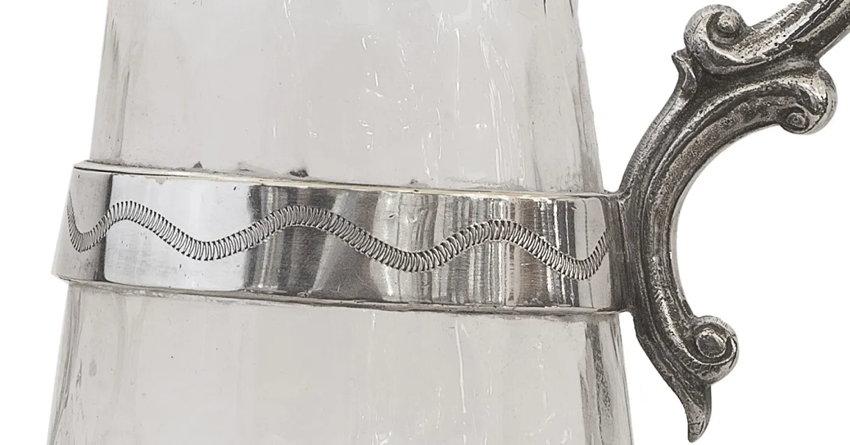 Pichet ancien en verre WMF avec un design élégant