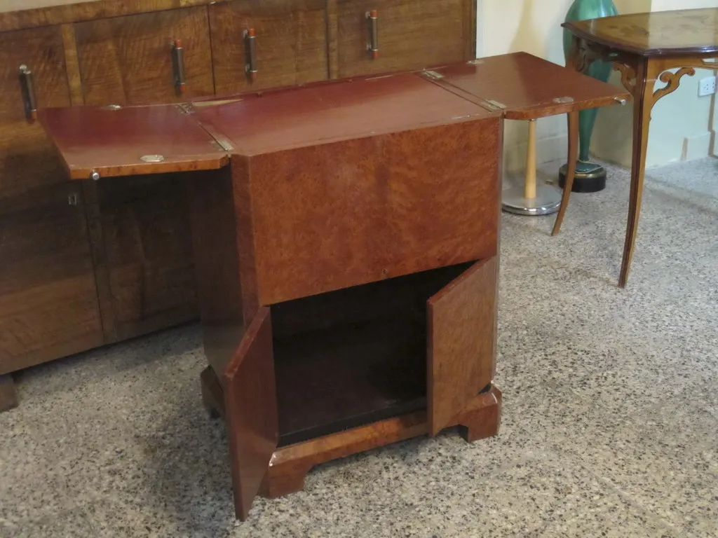 Antique bar with trays and elegant design in a cozy environment.