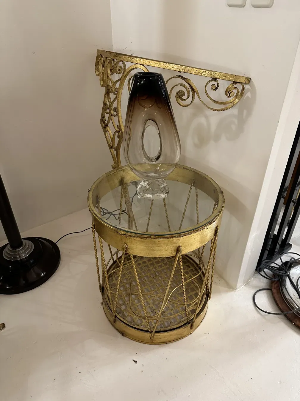 Bar antigo com um design especial que destaca sua elegância.