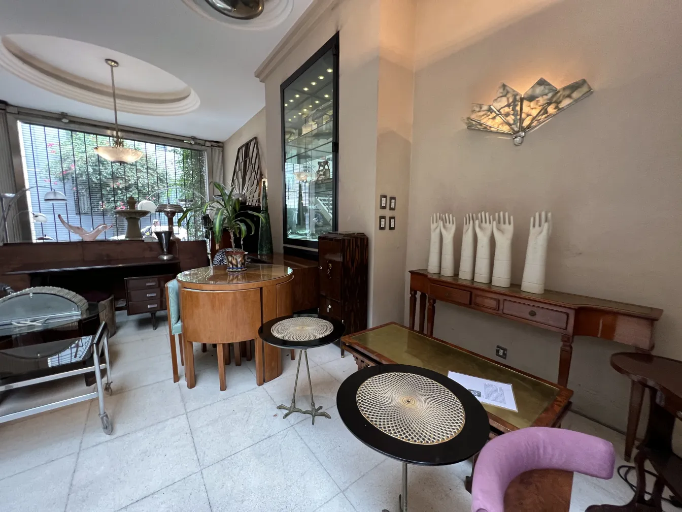 Antike Paar Wandleuchter mit italienischem Design, elegantes Licht