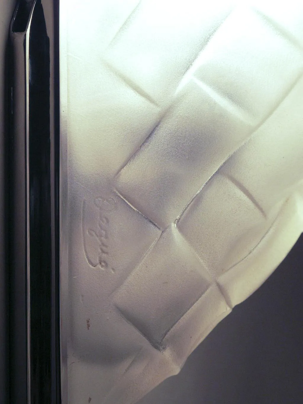 coppia di applique antiche con design unico in ambiente elegante