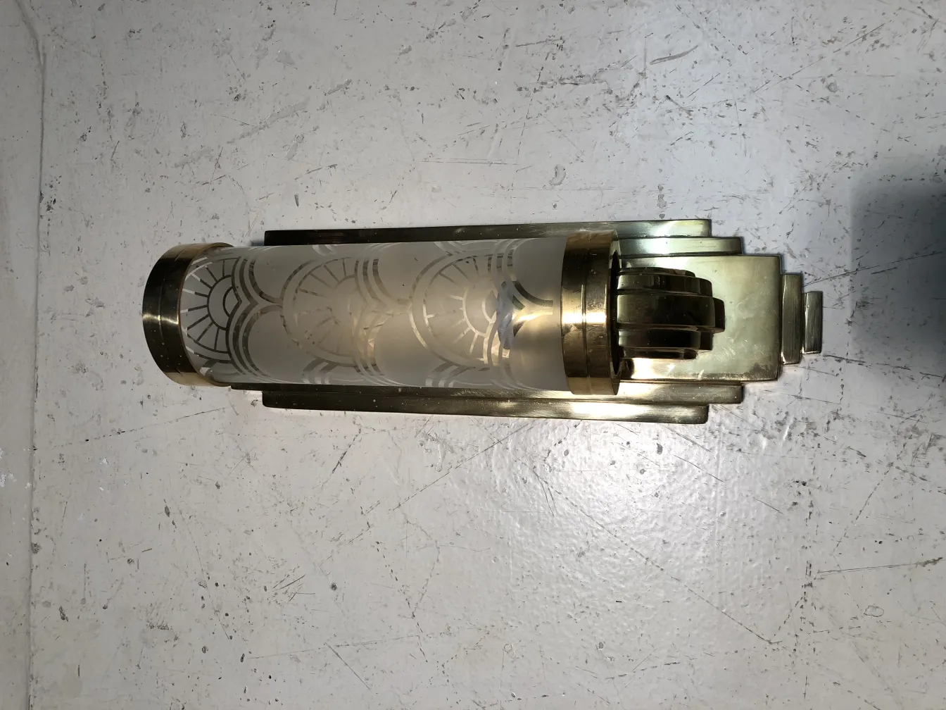 पुराने डिजाइन के साथ प्राचीन स्कोनस, सजावट के लिए उत्कृष्ट।