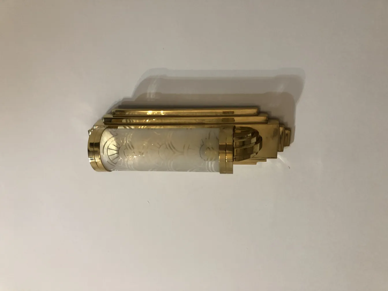 古董壁灯，具有细腻的装饰细节