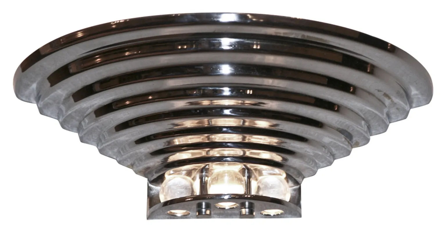 प्राचीन स्कोनस सुरुचिपूर्ण डिजाइन के साथ, सजावट के लिए आदर्श।