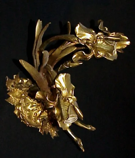 Par de luminárias de parede antigas com design floral dourado