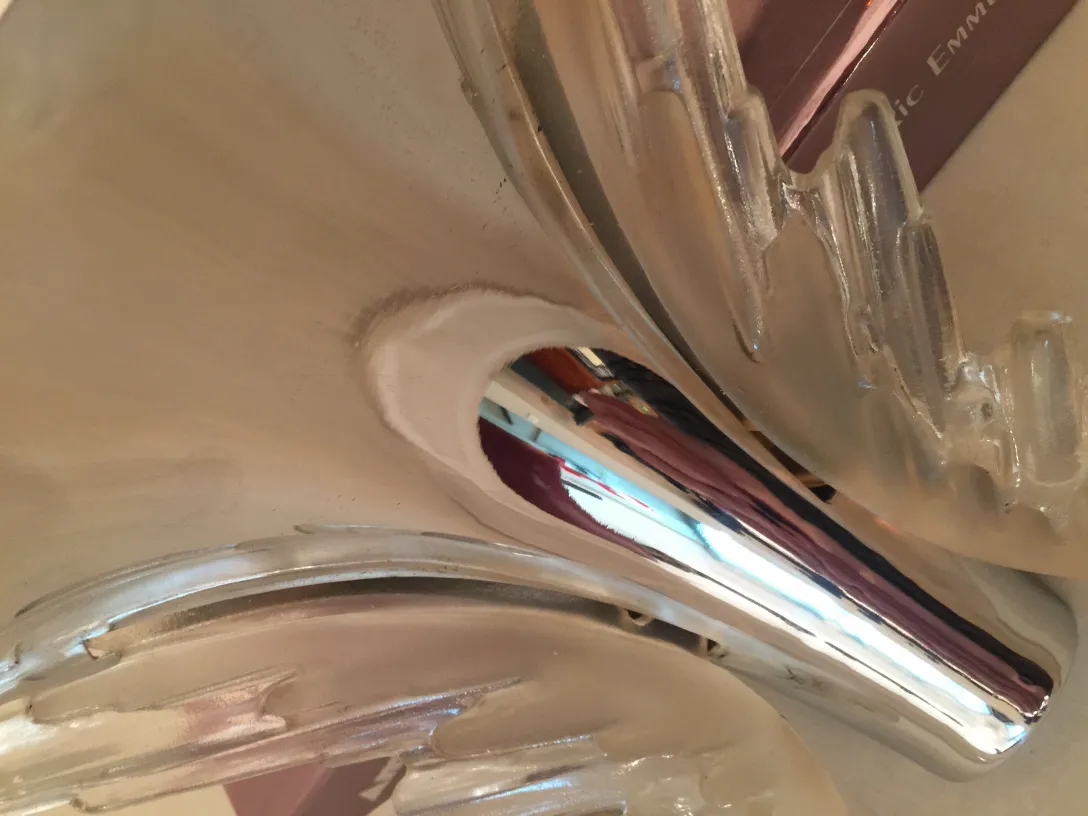 古董壁灯一对，具有优雅的细节