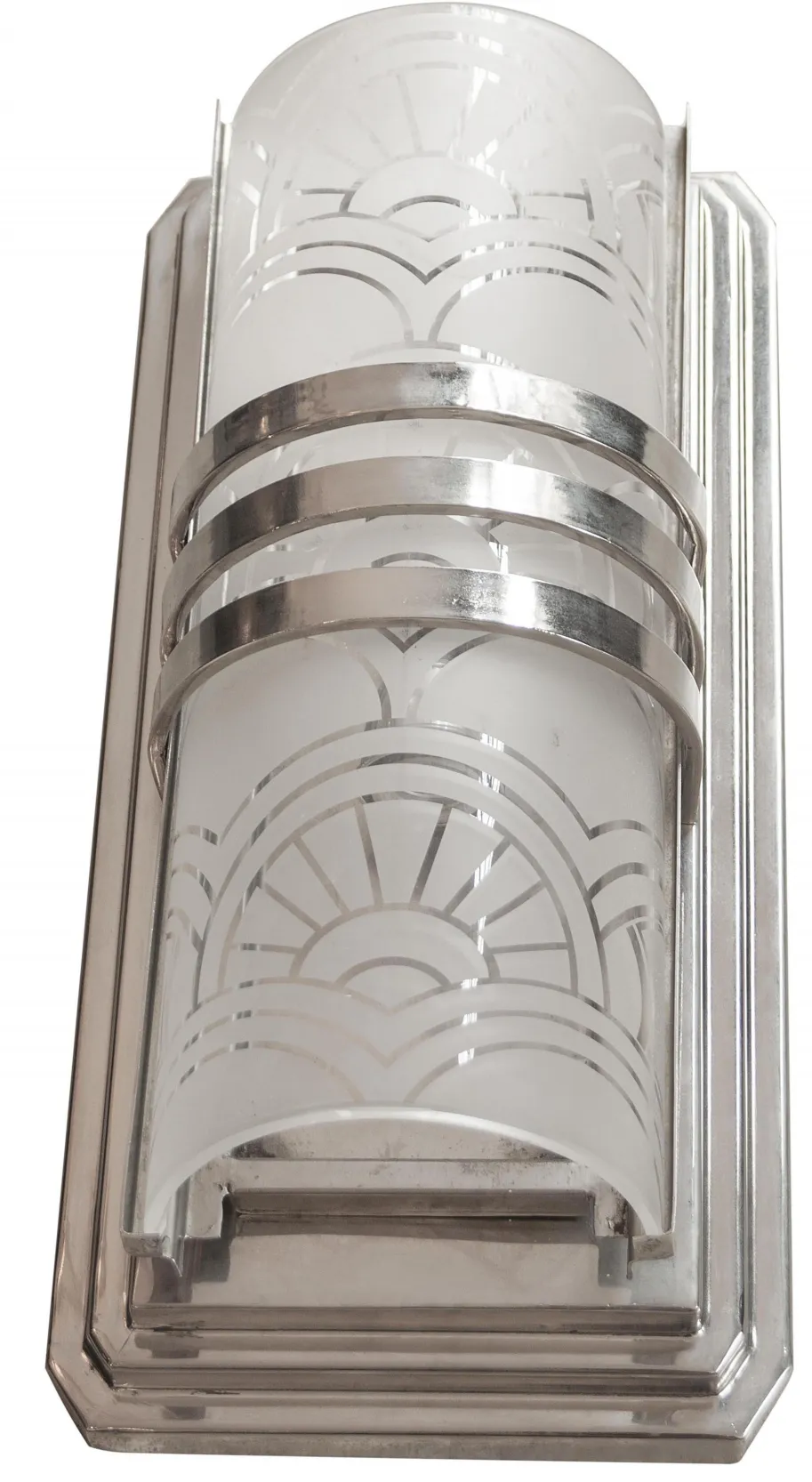 applique antiche con design geometrico e cupola