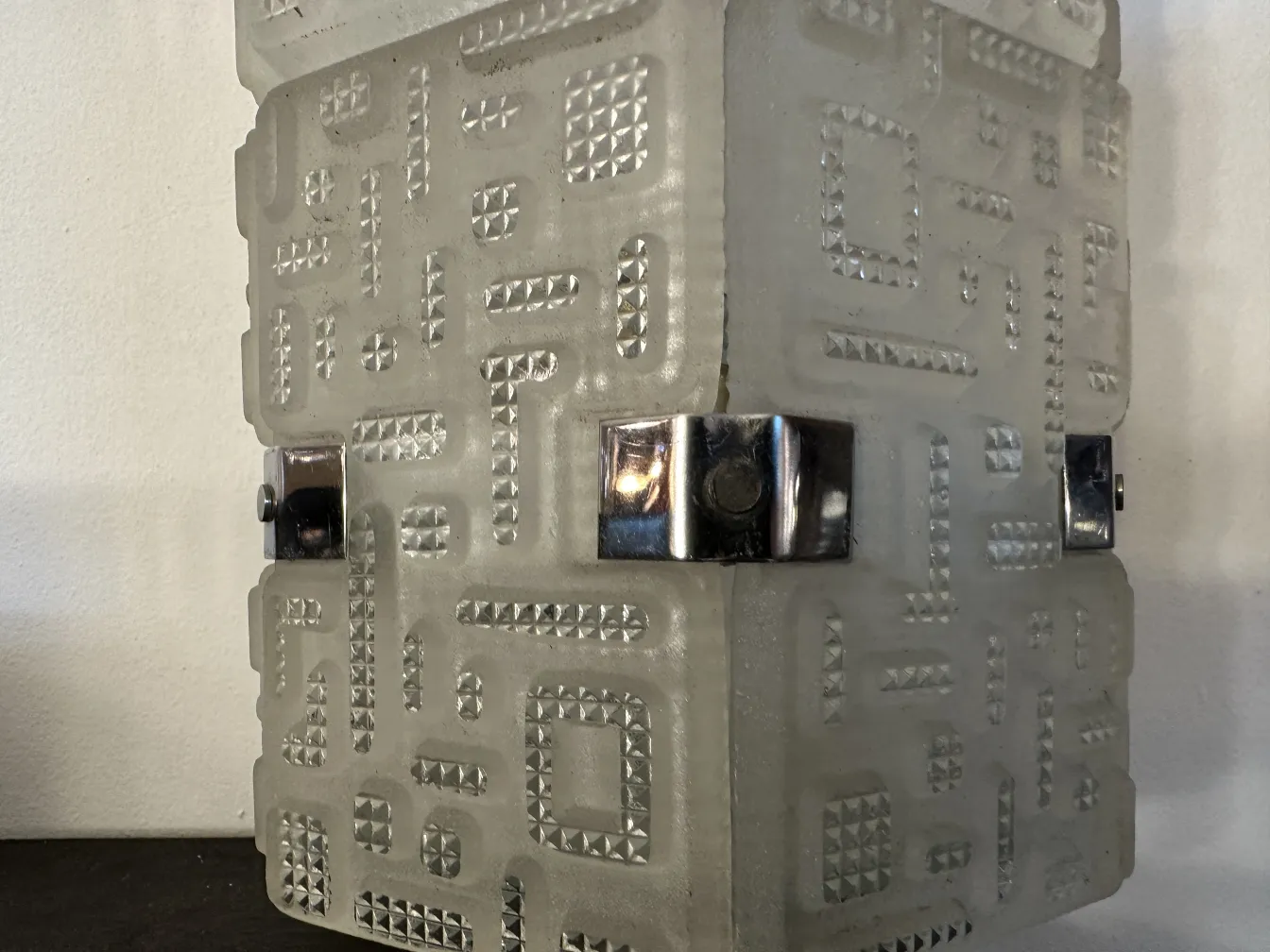 paire d'appliques antiques orrefors avec motif géométrique