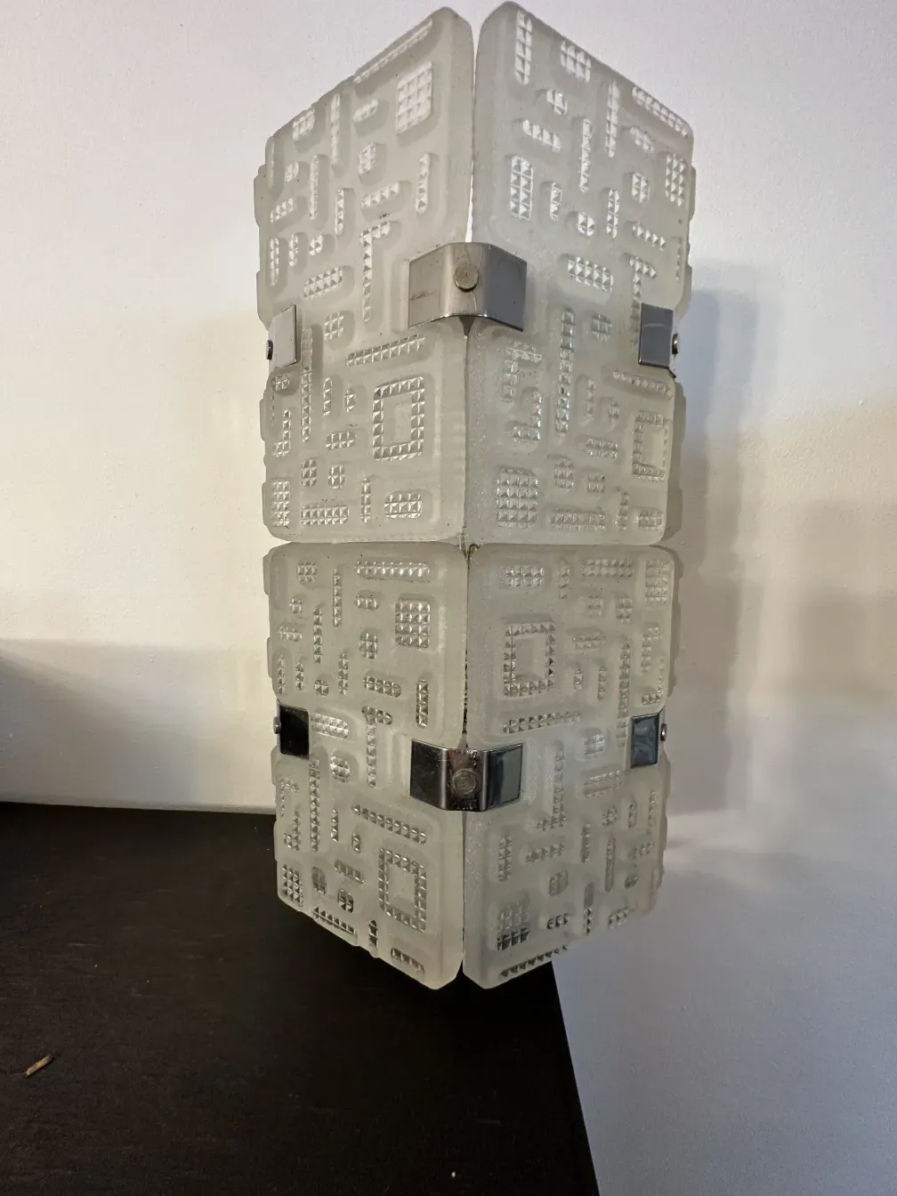 Antiga par de luminárias de parede orrefors com design exclusivo, perfeito para decoração.