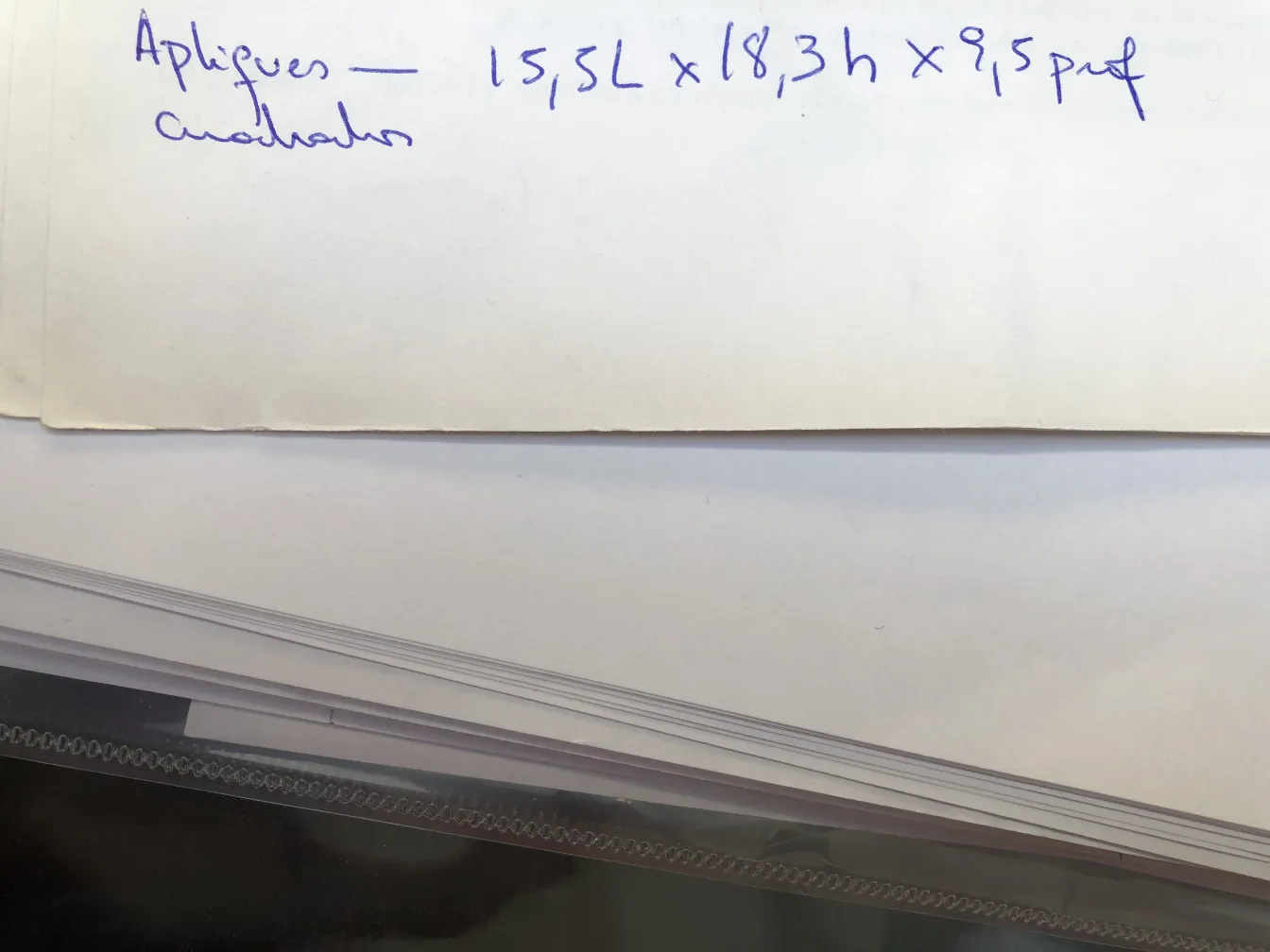 applique in metallo antiche con design elegante