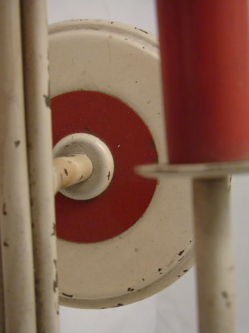 고전적인 벽등 한 쌍 장 로예르의 붉은 디테일