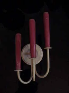 Paire d'appliques anciennes avec bras courbés et couleurs vives, style jean royère.