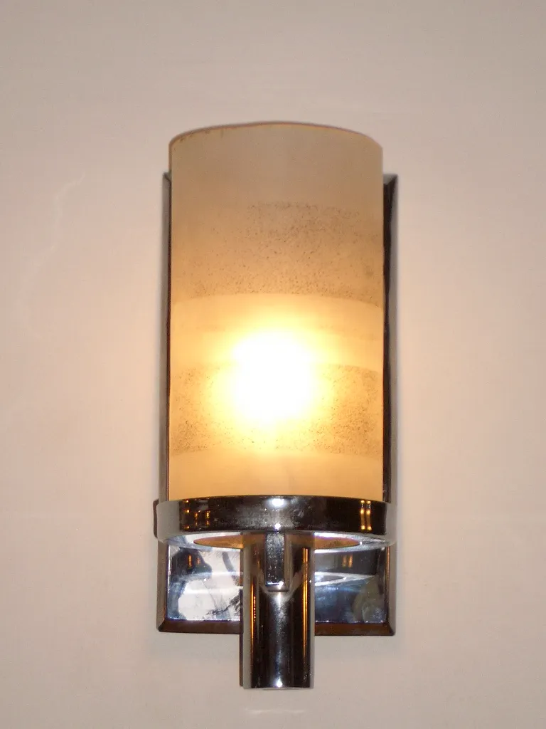 Apliques de pared con luz suave y diseño clásico