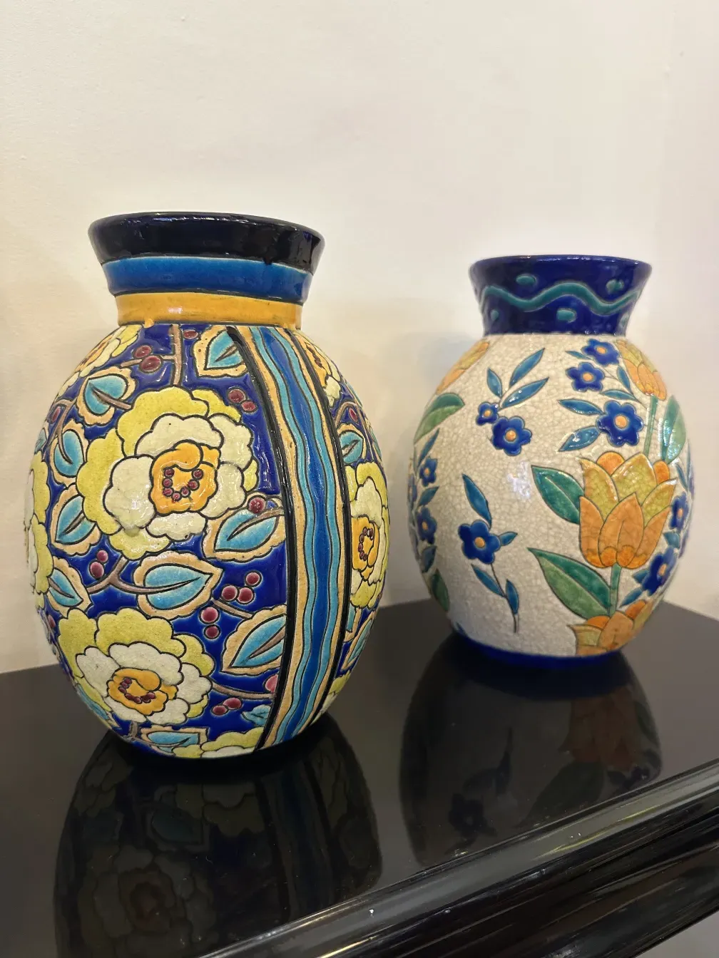 Antike Keramikvasen von Boch Frères Keramis mit bunten Blumenmustern