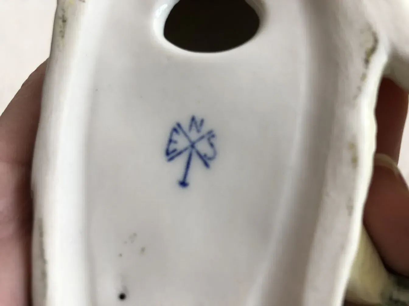 カールエンスのユニークなデザインの古い陶器オブジェ。