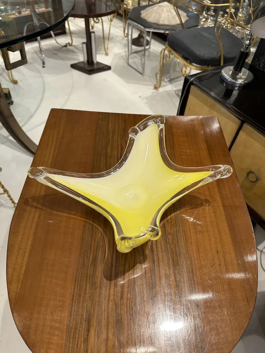belle pièce en cristal de murano jaune en forme d'étoile