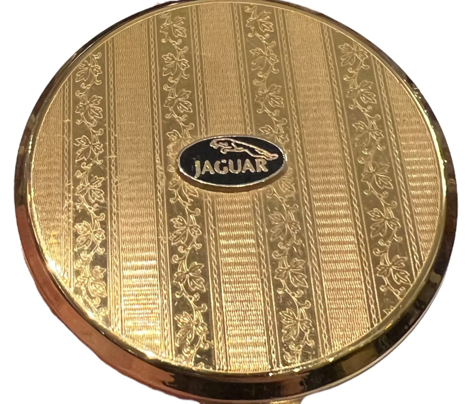 sceau ancien de Jaguar avec un design complexe