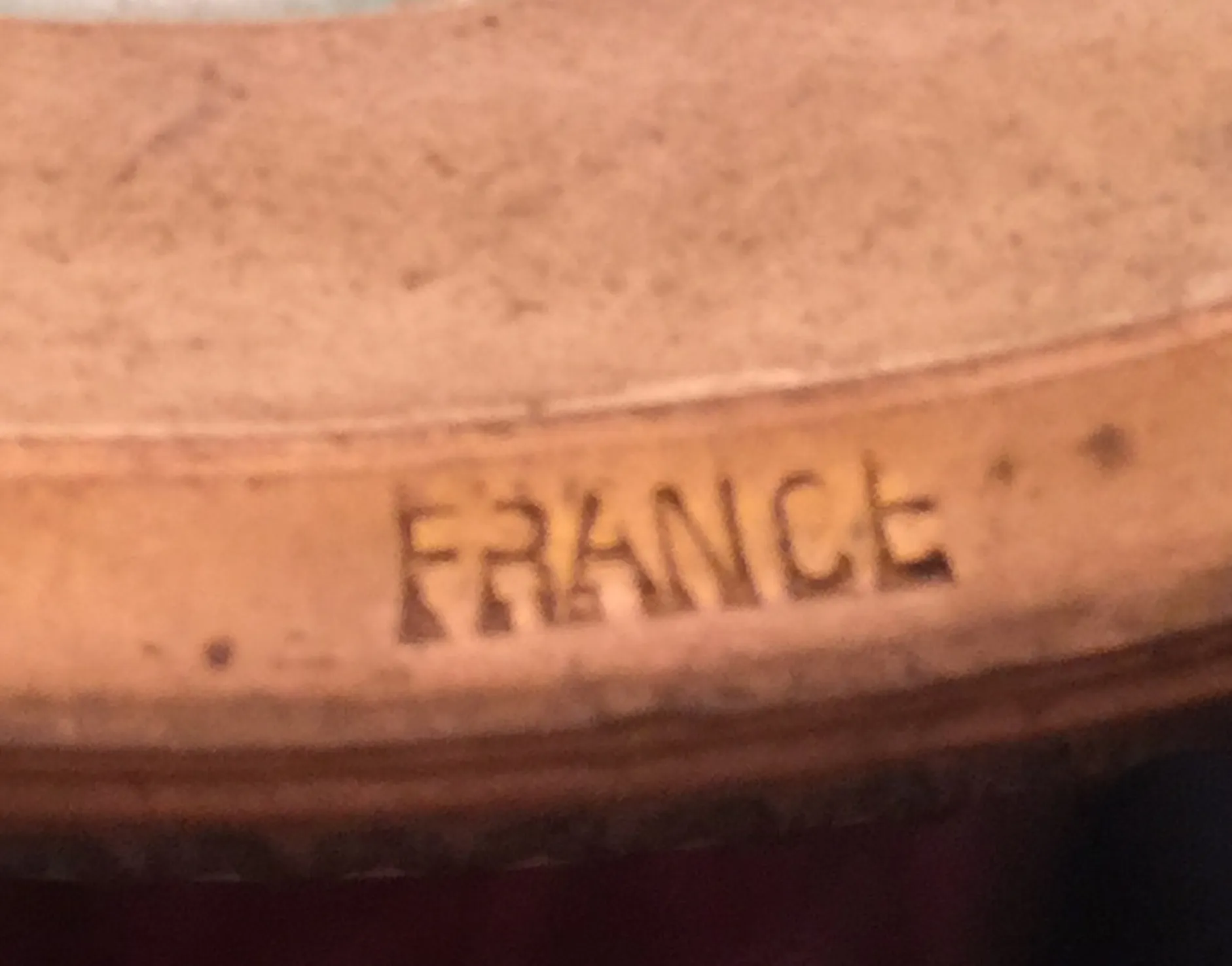 पुरातत्व मुद्रण जिसमें France शब्द है